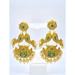 22kt yellow gold Kundan Polki Earring